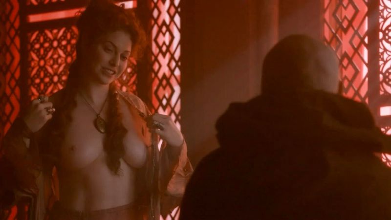 Esme Bianco - Game of Thrones - S02E10_3
