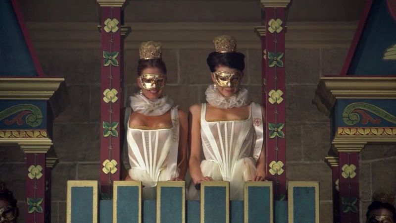 Gabrielle Anwar & Natalie Dormer - The Tudors - S01E03 - BD - 1_3
