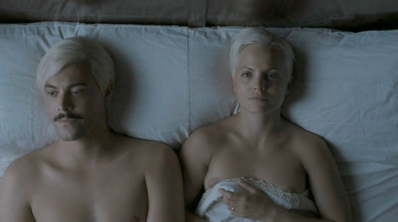 Mena Suvari Nude (15)
